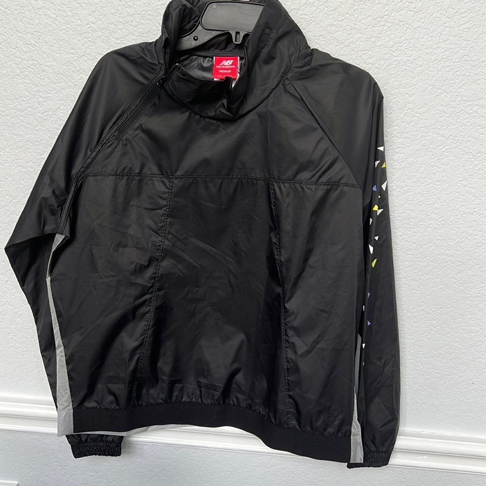 New Balance Womens wind breaker/rain resistant jacket Medium